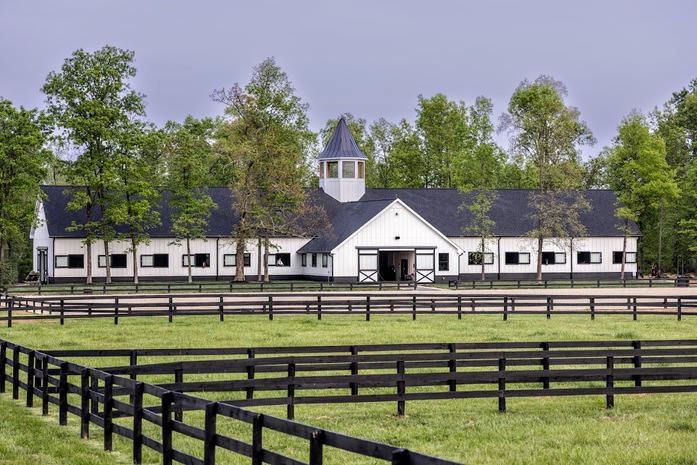 E4 Co R Equestrian Show Jumper Barn